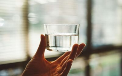 Hidratarea: beneficii pentru corp și minte